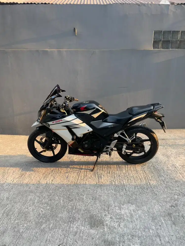 Motor Honda CBR 150 2015
