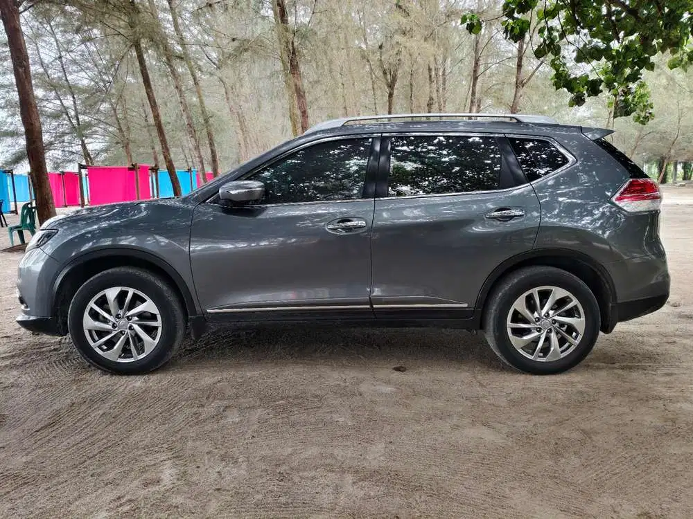 [Jual Cepat Low Odo Sangat Mulus] Nissan X-Trail 2.5 CVT 2015 Bensin