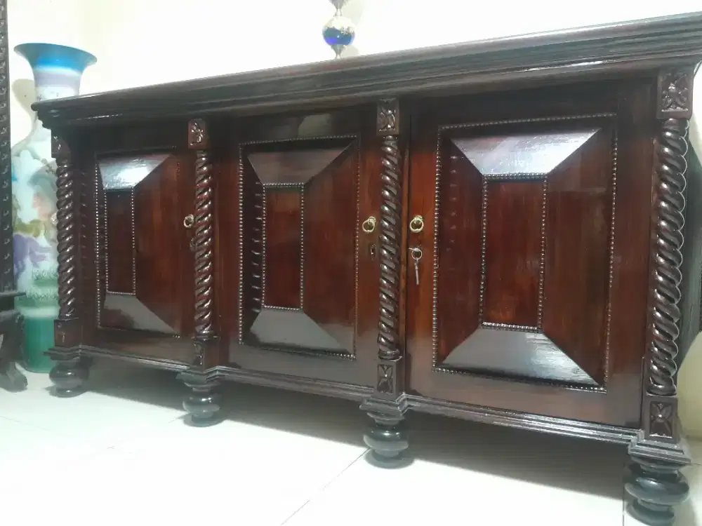 Jual bufet jati lawas antikan cocok untuk di koleksi