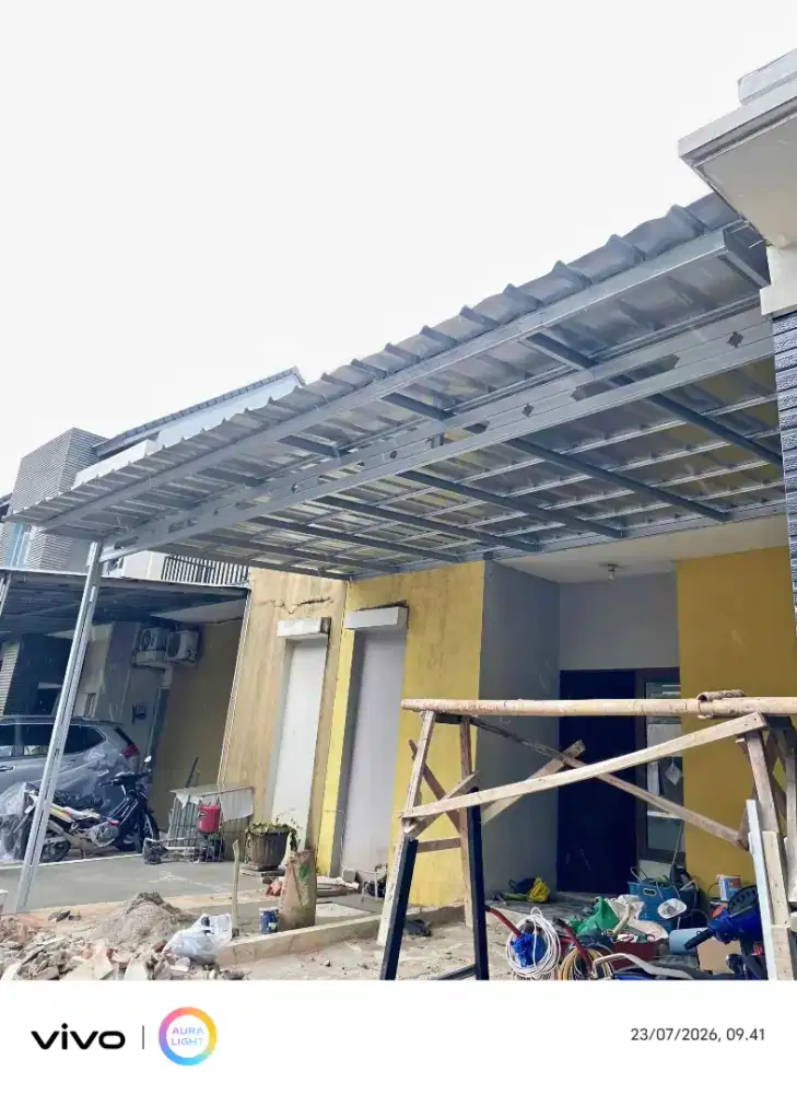 Kanopi baja ringan dan garasi