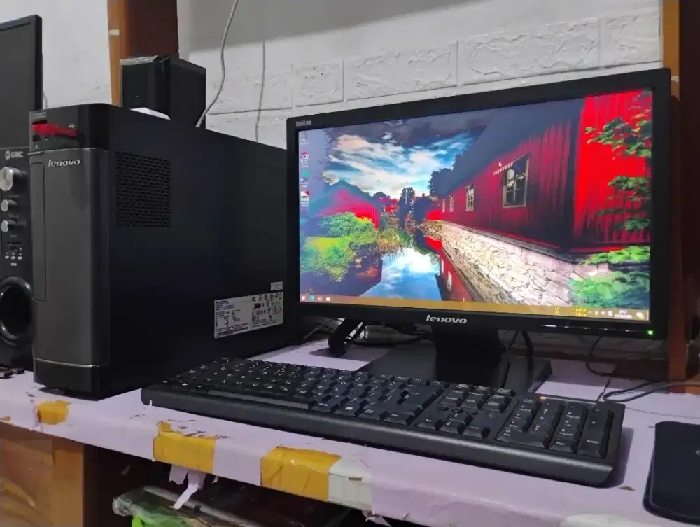 Pc gaming roblox / intel core i5 + ram 8gb + monitor 20 inch lenovo
