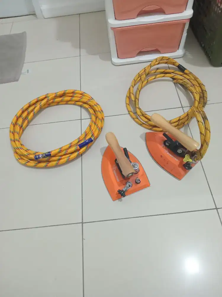 Setrika Uap Termasuk Selangnya