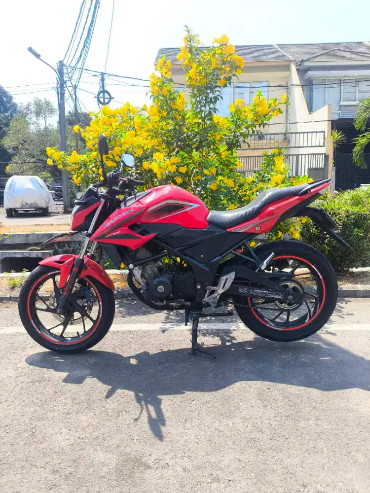 Honda CB 150R Led Pajak On Low KM!
