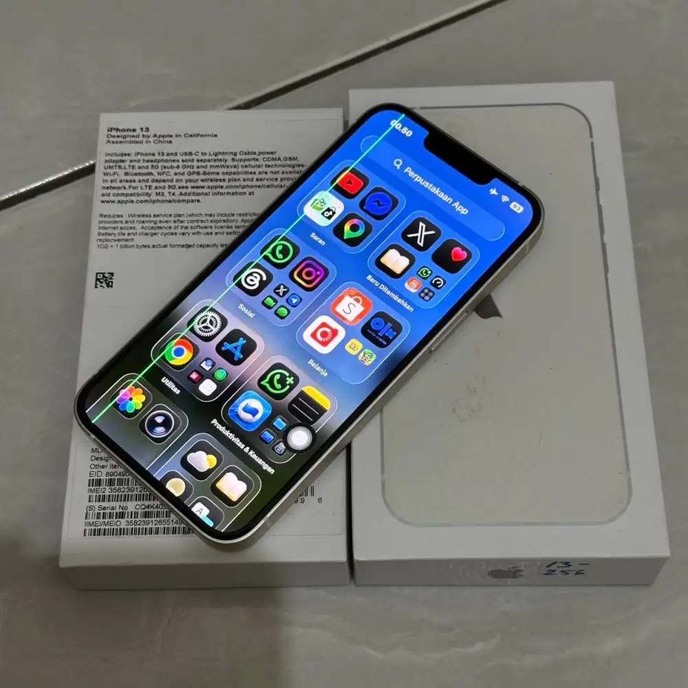 IPhone 13 256gb starlight (minus LCD)