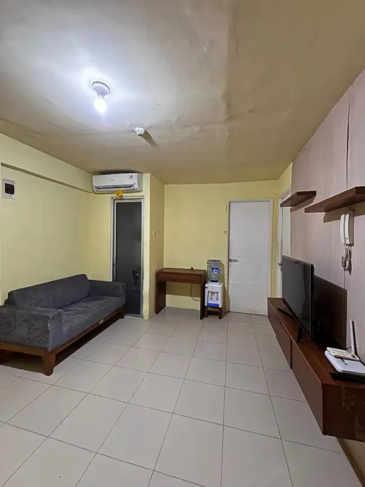 Disewakan 3 BR FF Lantai Rendah Apartemen Bassura City