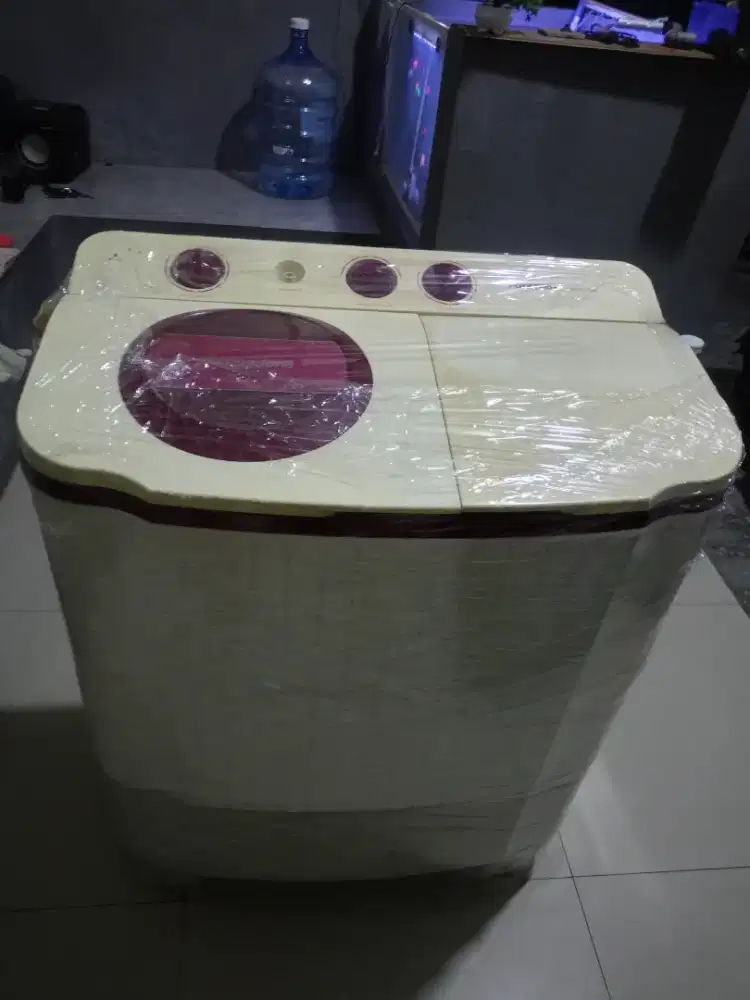 Mesin cuci 2 tabung merk Polytron siap pakai mulus 7kg