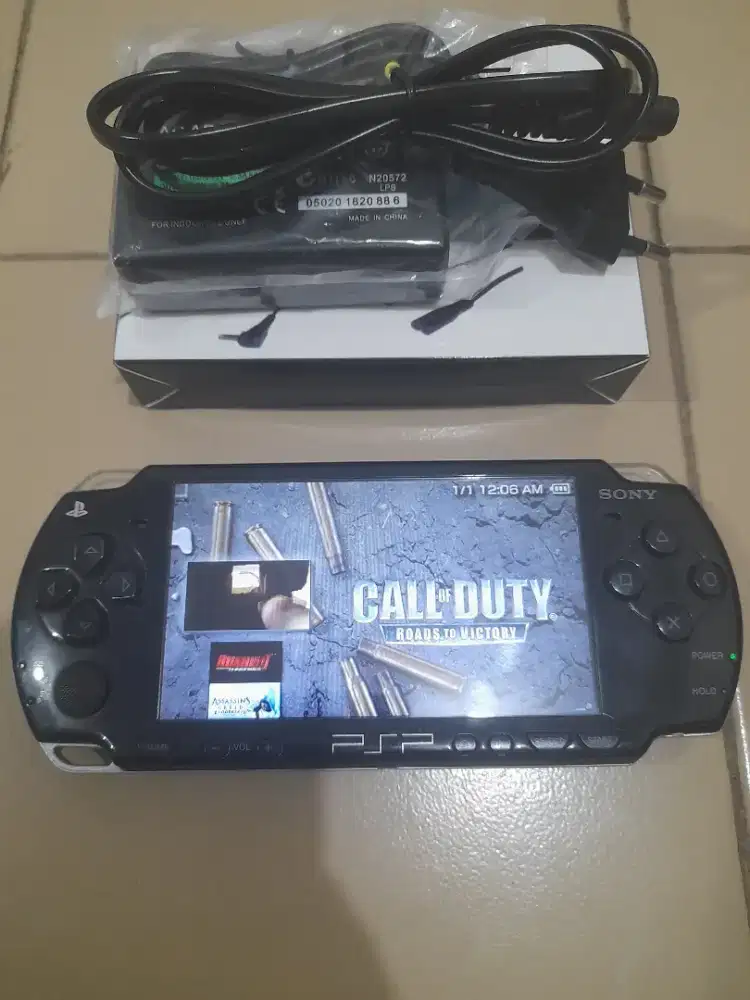 Psp Slim Seri 2000 Memory 8gb Full game Normal ada Mines dikit