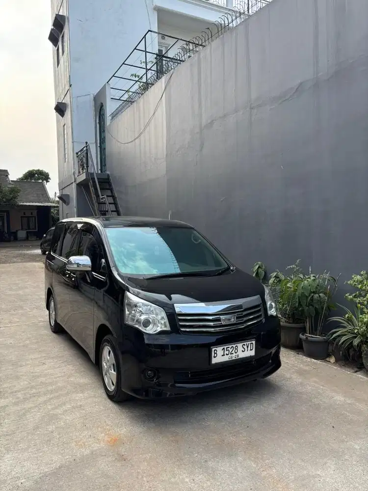 Toyota Nav1 2013 Bensin