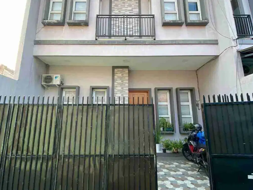 Di jual Rumah Cantik Dekat Stasiun Dan Pintu Tol