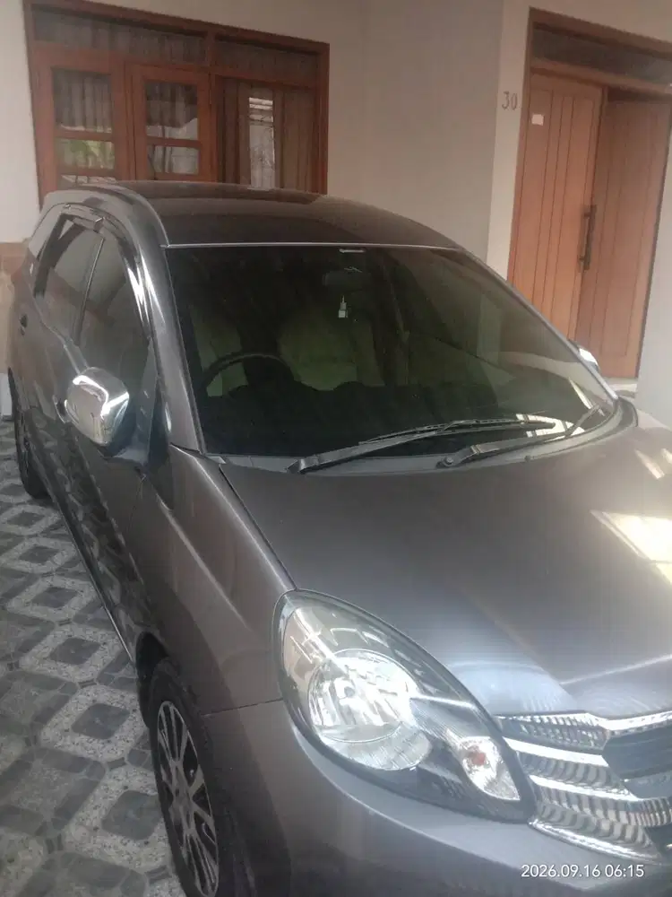 Jual cepat Honda Mobilio 1.5 E CVT Prestige Th 2015, kondisi bagus.