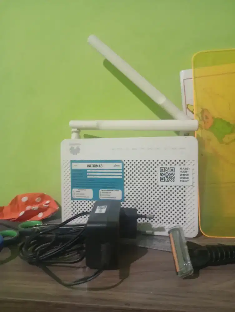 Dijual router wifi copotan dan microphone kabel serat jam tangan, dll
