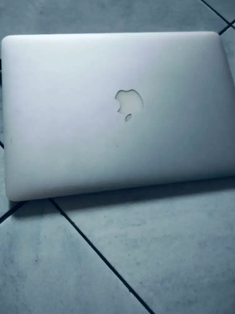 Macbook Air corei5 13 inch 2017