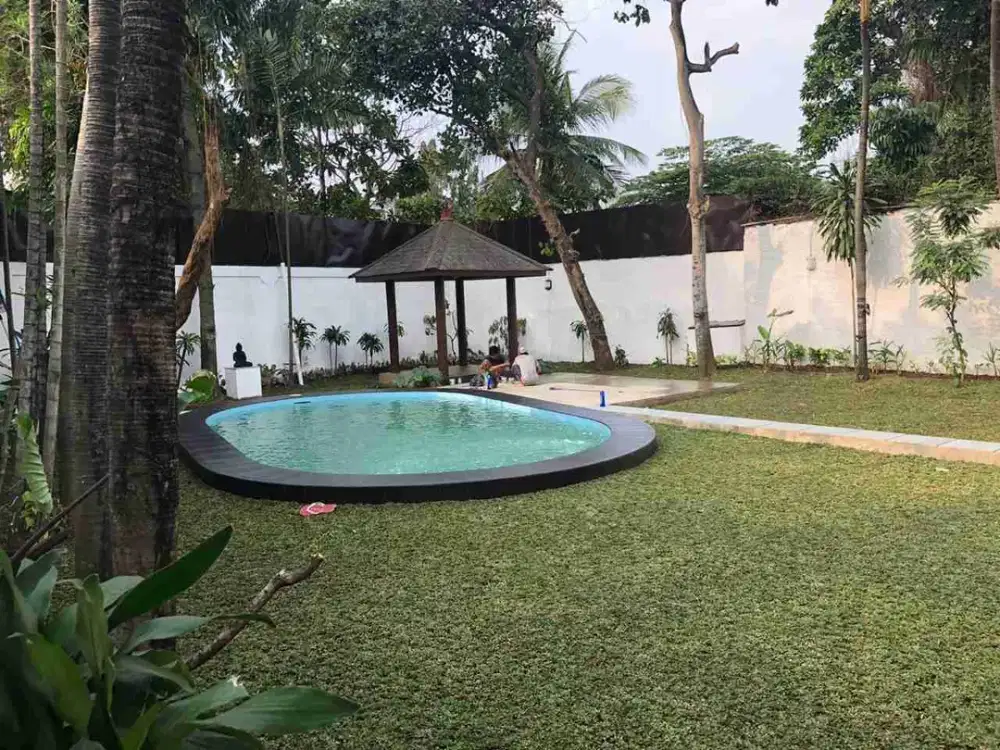 Disewa Rumah LT. 850M² Swimming Pool Big Garden di Kemang Dalam Jakarta Selatan