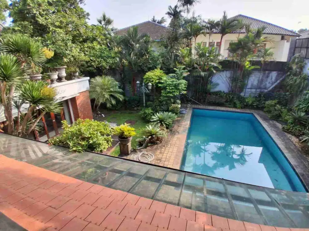 Dijual Rumah SHM 1000+M² + Swimming Pool di Pondok Indah Jakarta Selatan