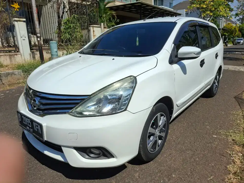 Nissan Grand Livina 1.5 XV A/T 2017 Putih Tgn 1 Bagus Skl Spt Baru