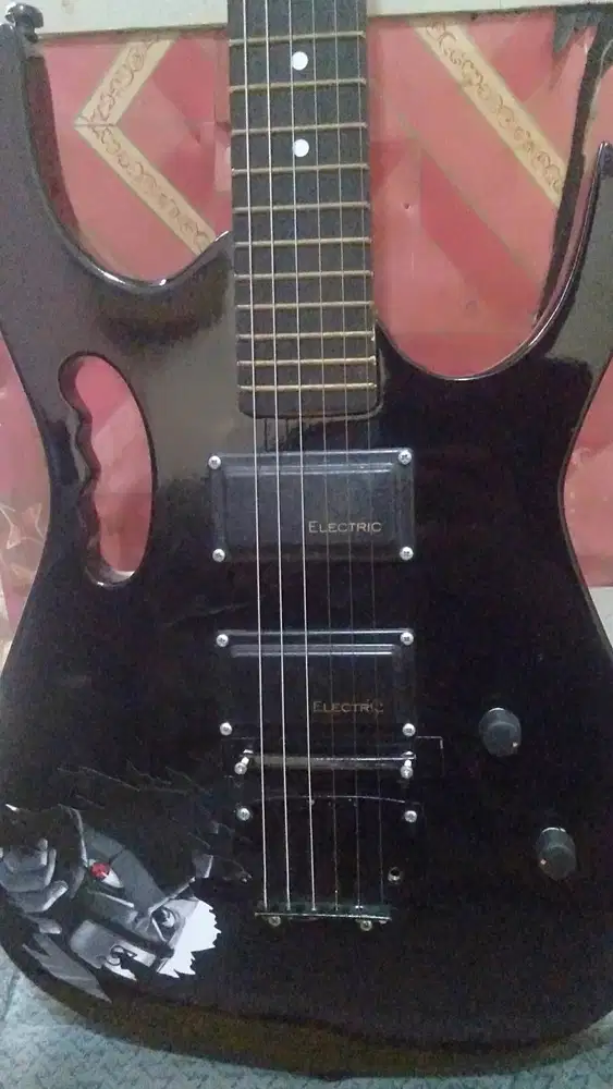 Gitar elektrik ibanez