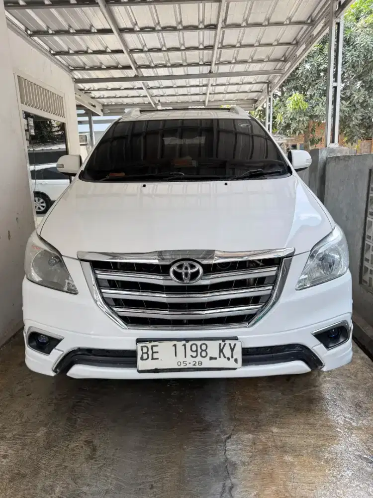 INNOVA V LUXURY