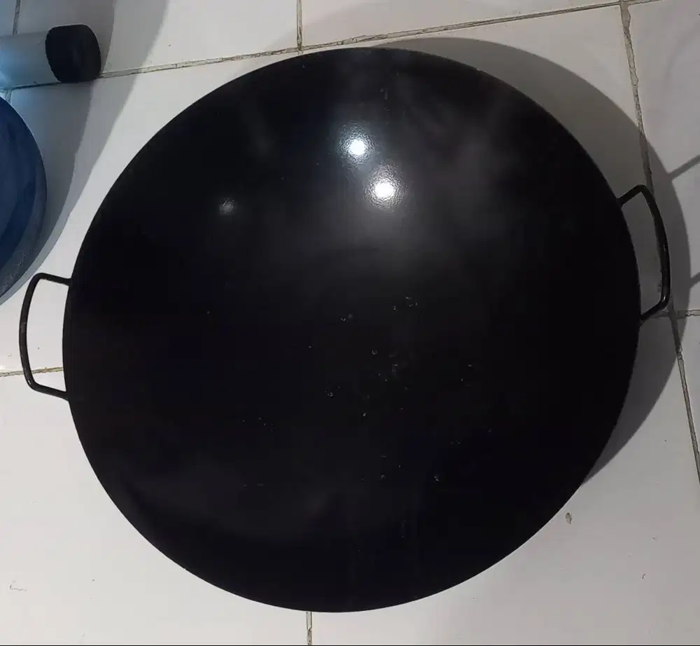 KUALI WAJAN PENGGORENGAN O8I3IO7 55OOO PLAT BESI HITAM UK 45,MULUS,NET