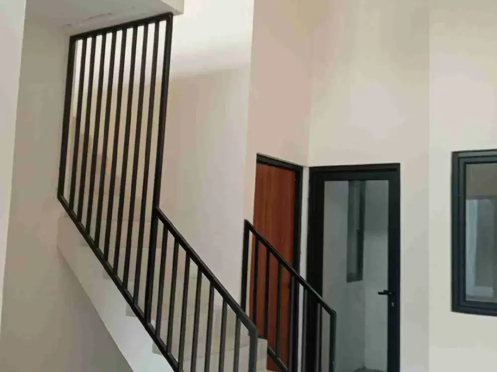 jual over kredit rumah mewah 2 lantai deket stasiun kereta