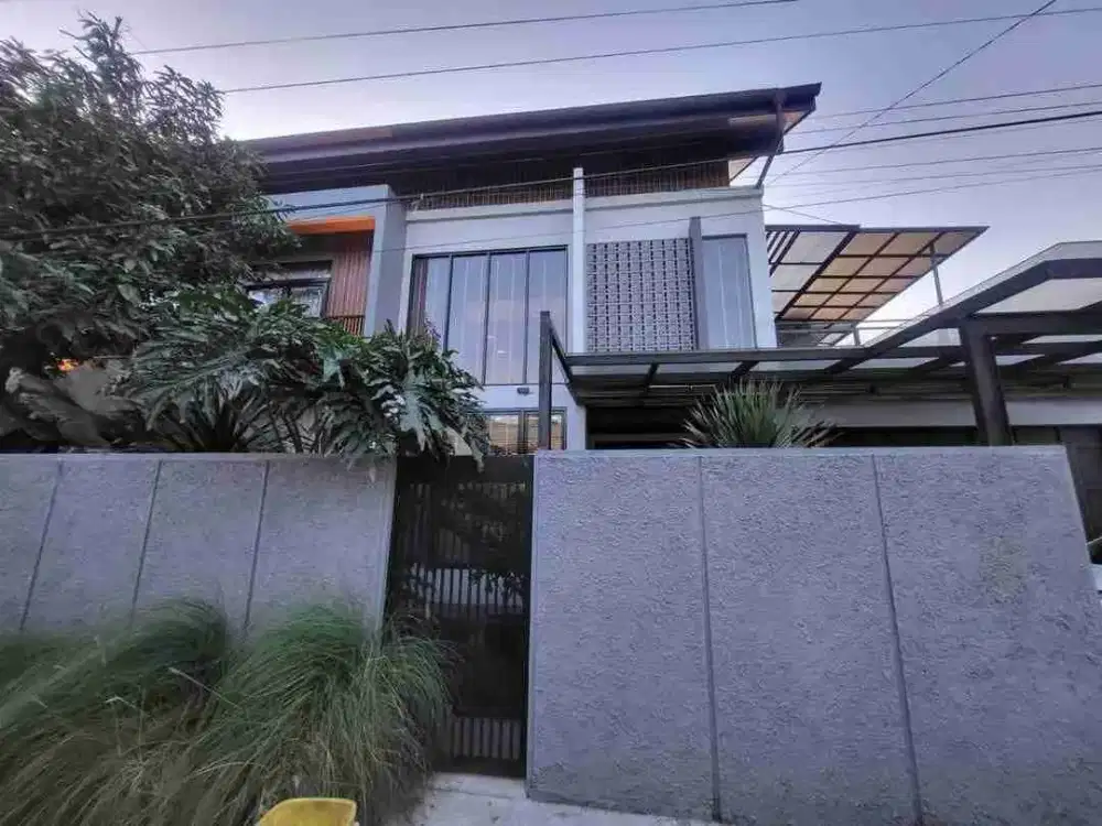 Rumah Mewah With privat Pool Best Location Arcamanik Bandung
