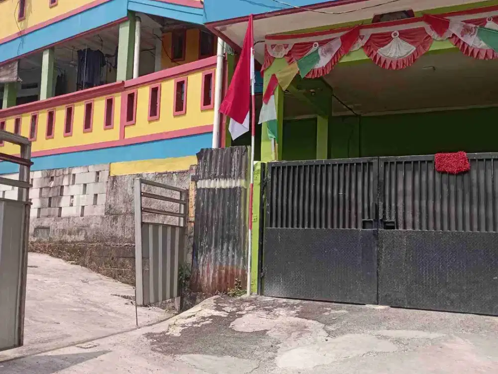 RUMAH 3 LANTAI DI CIJANTUNG JAKARTA TIMUR
