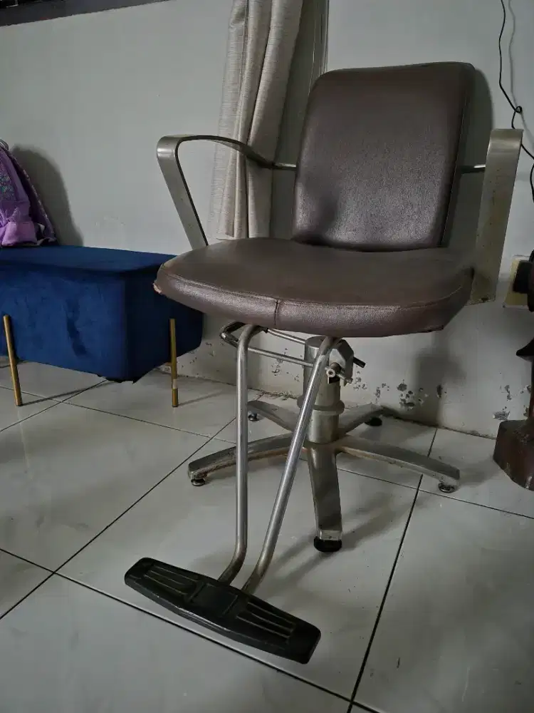 Kursi bekas salon