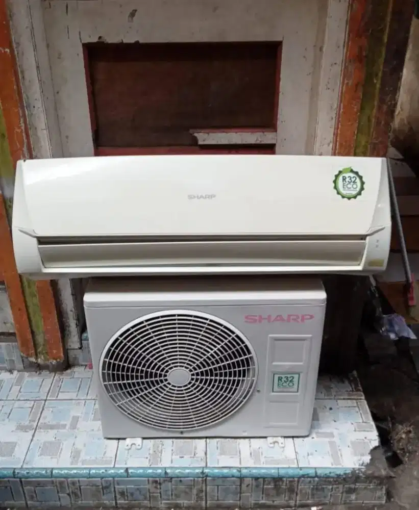 AC 1 pk low Watt R 32 merk Sharp 660 W