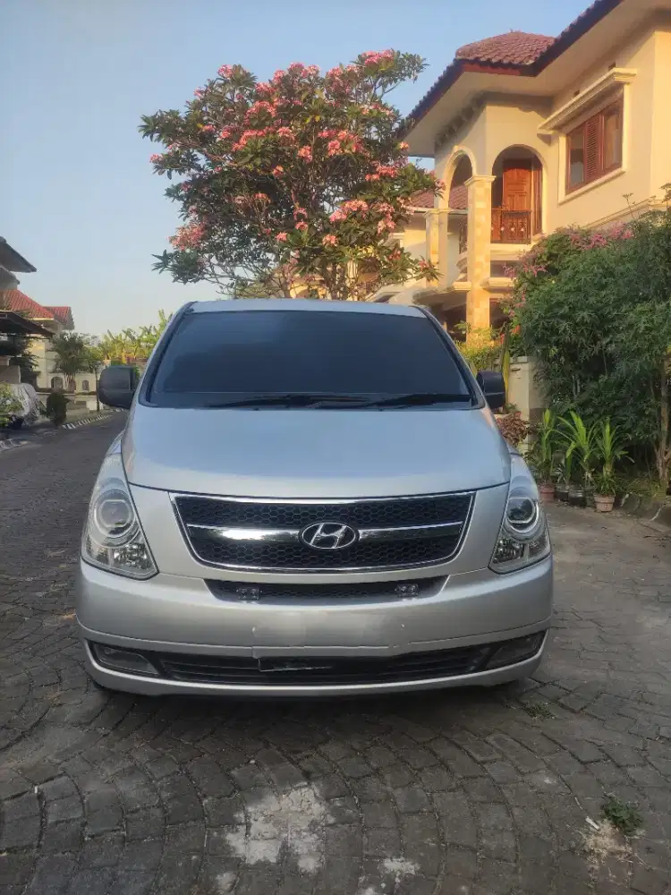 Hyundai H1 diesel 2010 AT.