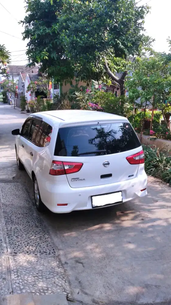 Nissan Grand Livina SV MT 2014