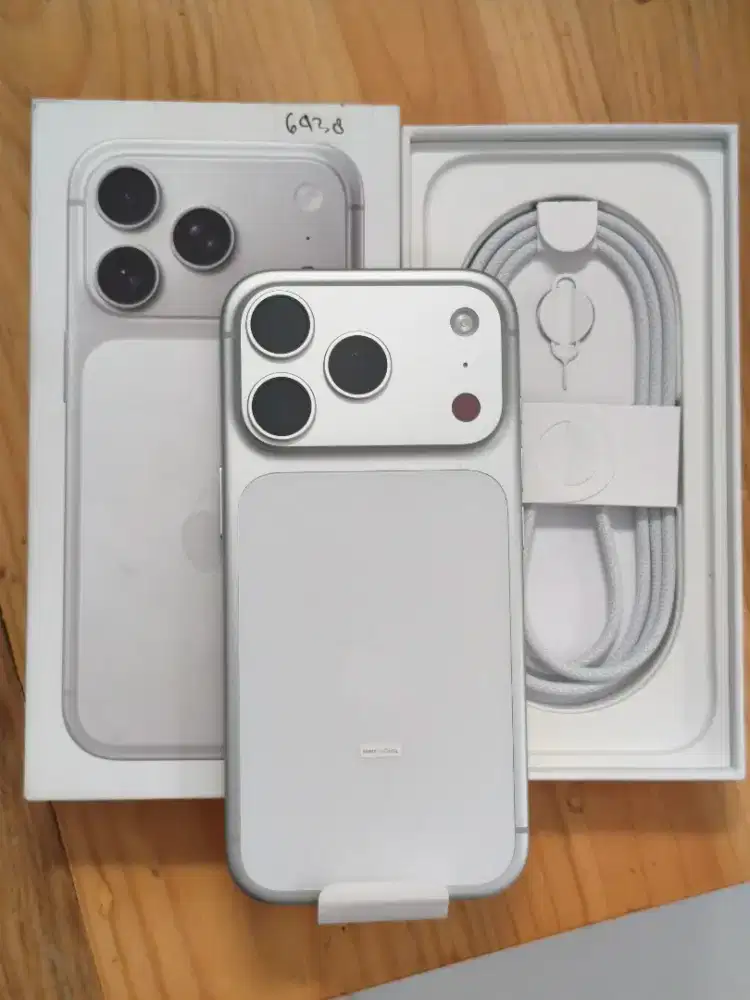 IPHONE 17 PRO SILVER 256GB RESMI IBOX BUKA BOX MULUS NO MINUS