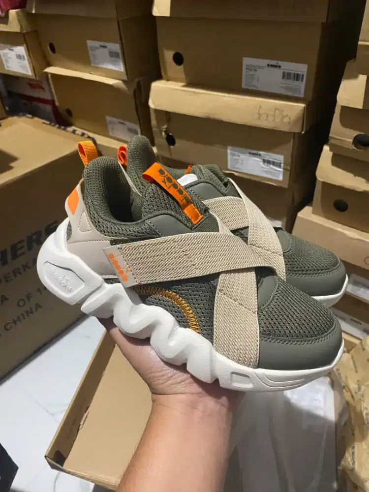 Sepatu Anak Diadora Import Cina