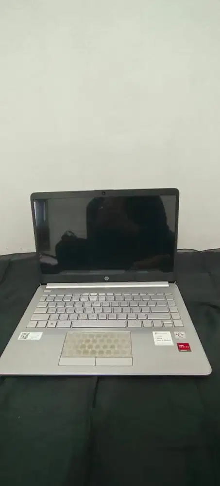 Dijual HP 14s-dk1524AU – Laptop Slim, Ringan & Siap Pakai