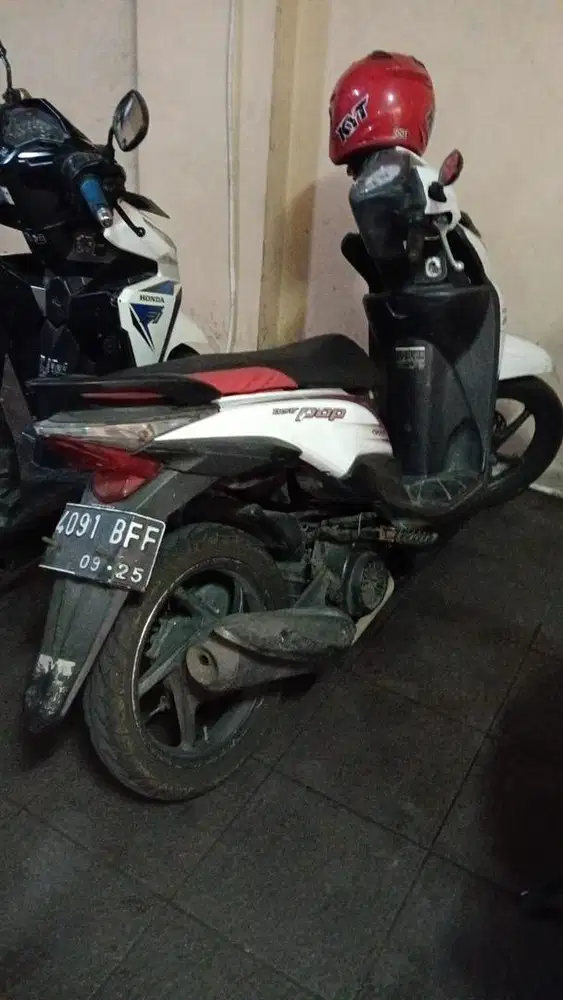 Jual Motor Beat POP Putih