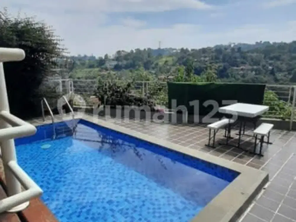Rumah Villa Bagus View Bandung Ada Kolam Renang nya di Dago Resort