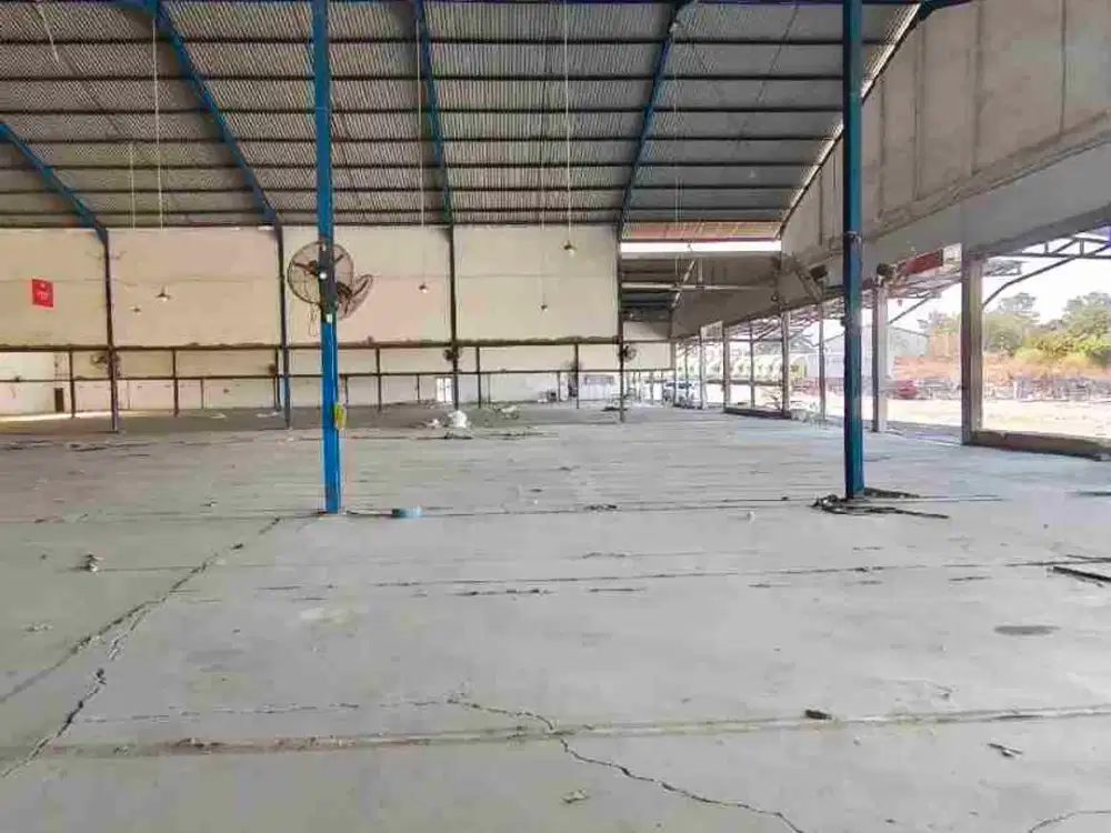 Di sewakan Gudang Luas 5800 m2