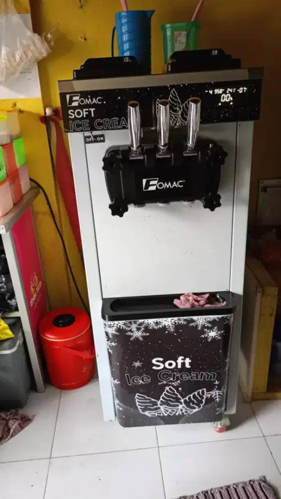 Mesin ice cream standing Fomac