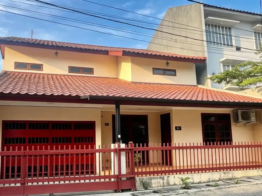 RUMAH MODERN SIAP HUNI DI LOKASI STRATEGIS CILANDAK TURUN HARGA!