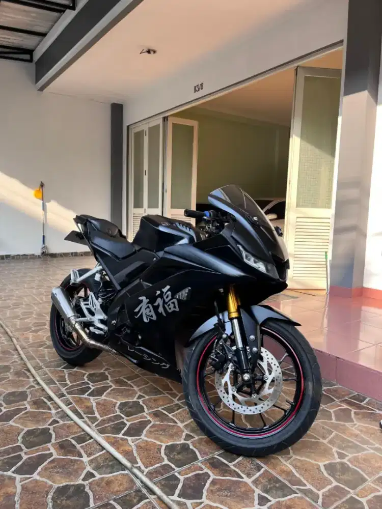 YAMAHA YZF R15 LIKE NEW!