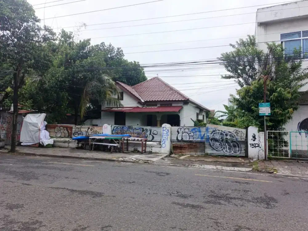 Disewakan Tanah plus Bangunan Lama Cocok Untuk Resto Atau Cafe