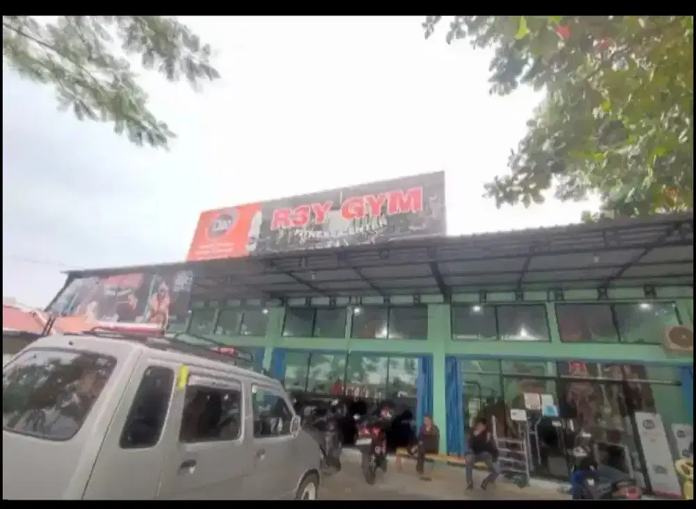 Di cari karyawan perempuan