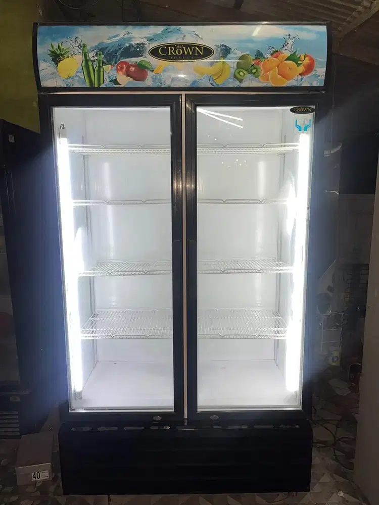Showcase 2 Pintu Crown