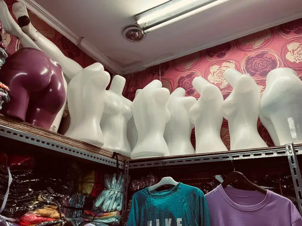 Manekin full body wanita dan kaki