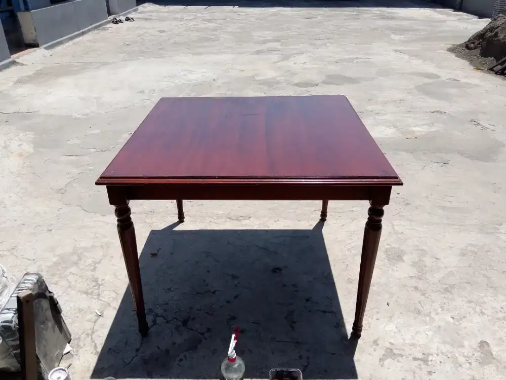 Meja makan, meja kayu