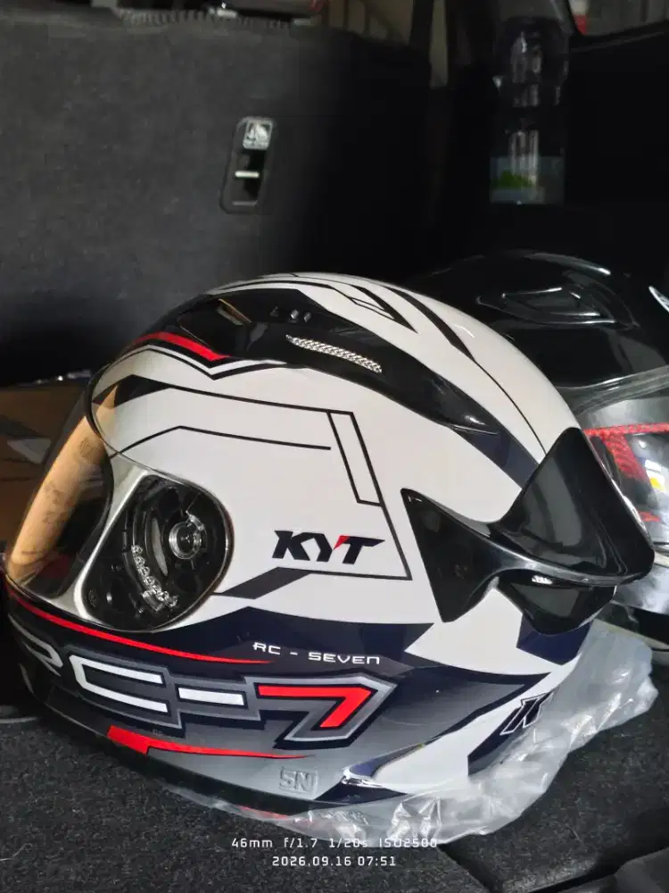 Helm KYT RC7 no box
