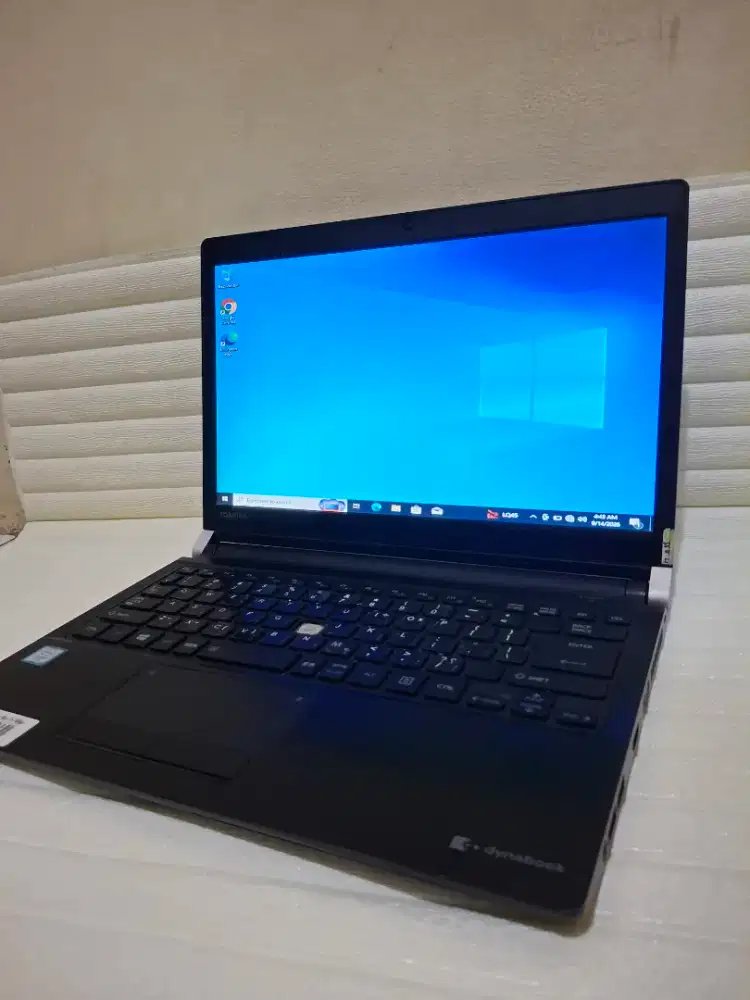 Laptop toshiba dynabook i5 gen 6