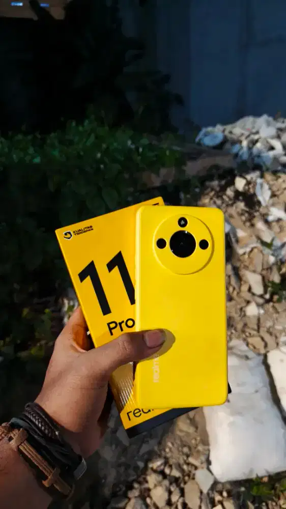 Realme 11 pro5G 8+8/256