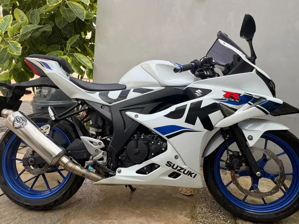 Dijual Suzuki GSX R150 Full Modif Kesayangan! Siap Pakai, Cakep Parah!