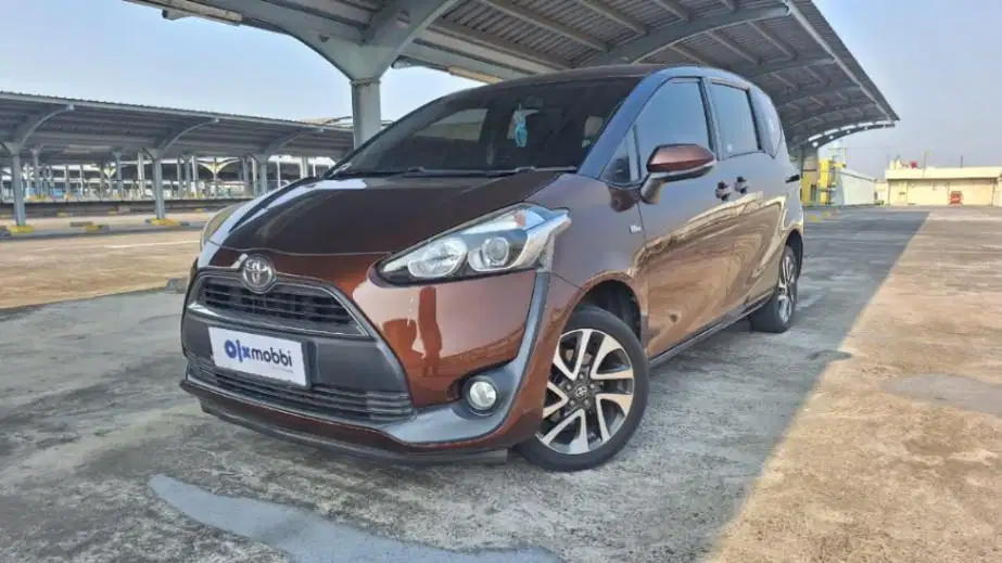 Toyota Sienta 1.5 V Bensin-AT 2017 Coklat