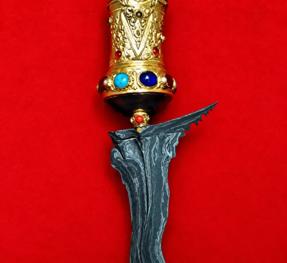 Keris Bali Carito Keprabon Luk 11