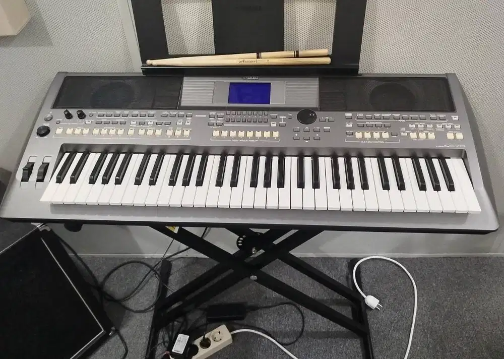 Yamaha PSR-670 Keyboard Bekas Pakai Kelas Musik–Siap Pakai (UNIT ONLY)